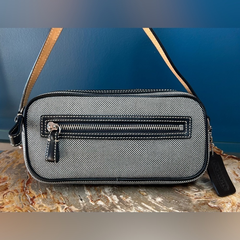 Vintage COACH East West Slim Black and White Camera Crossbody 4445 - Picture 17 of 17